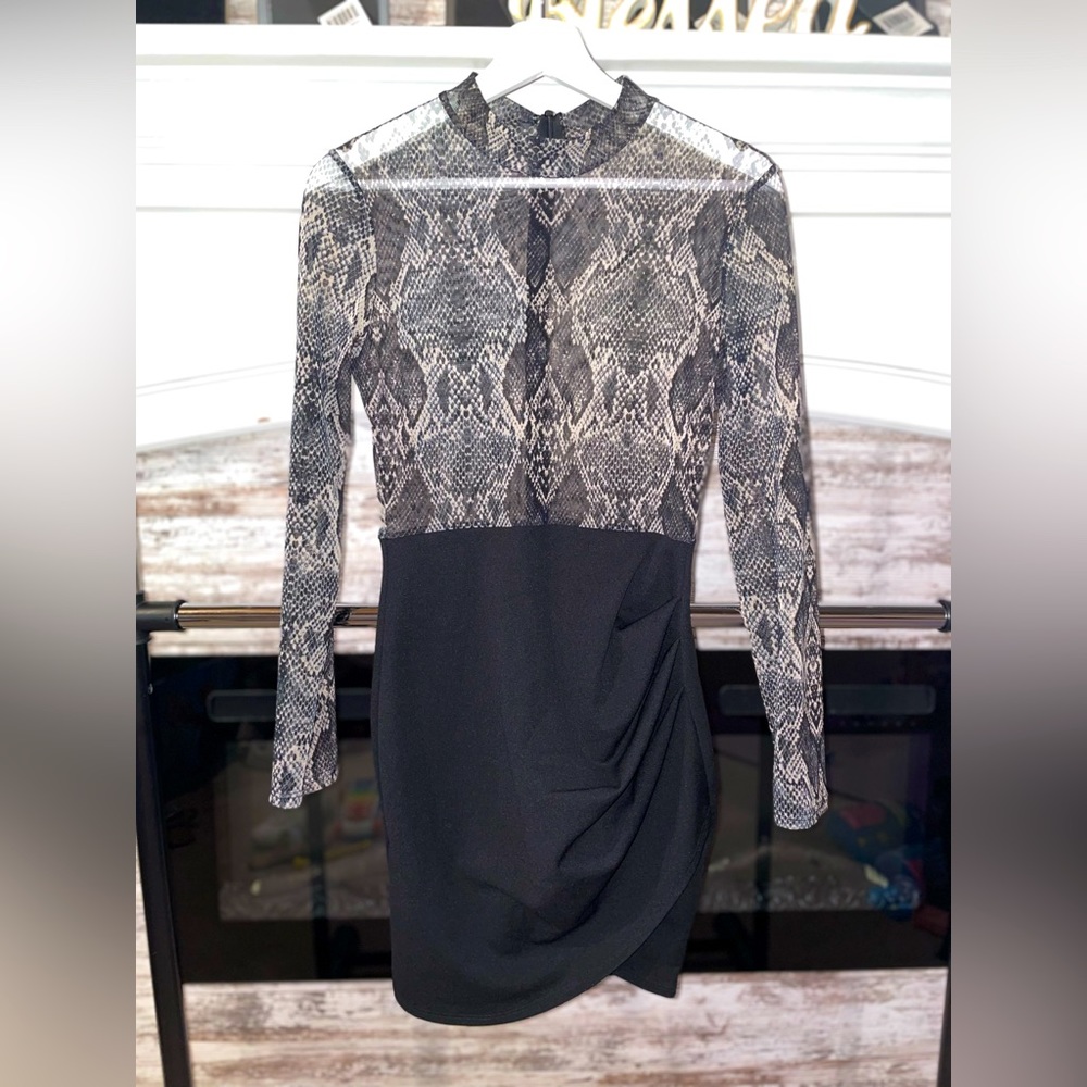 Women’s Dress (S)